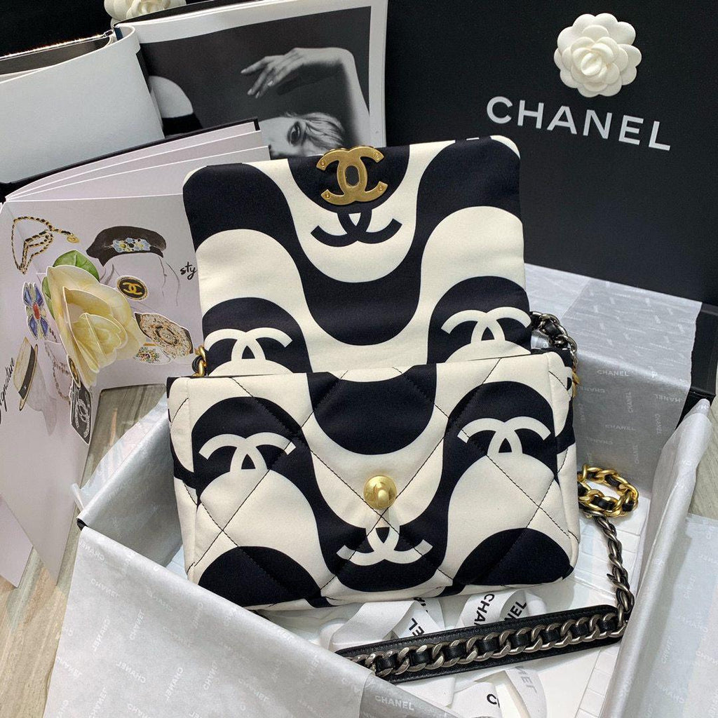 Chanel 19 Flap Bag Medium Black Ecru - Ecru and Black — view 10