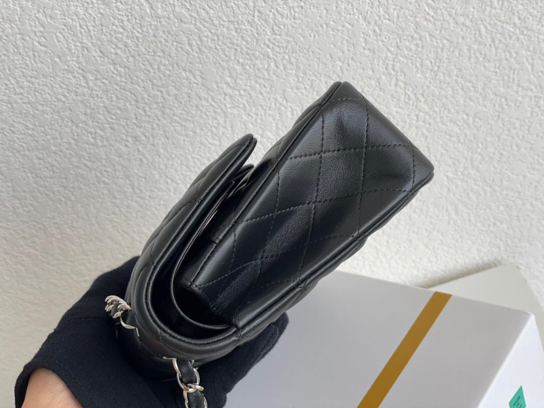 Chanel Timeless Classic Flap Bag Lambskin - Black — view 5