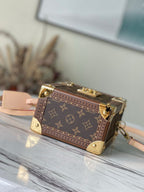 Louis Vuitton Monogram Box Bag — view 8