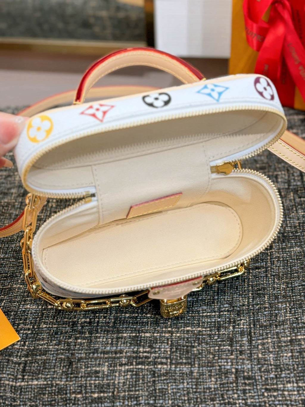 LV x TM Vanity Chain Pouch - Multicolored — view 4