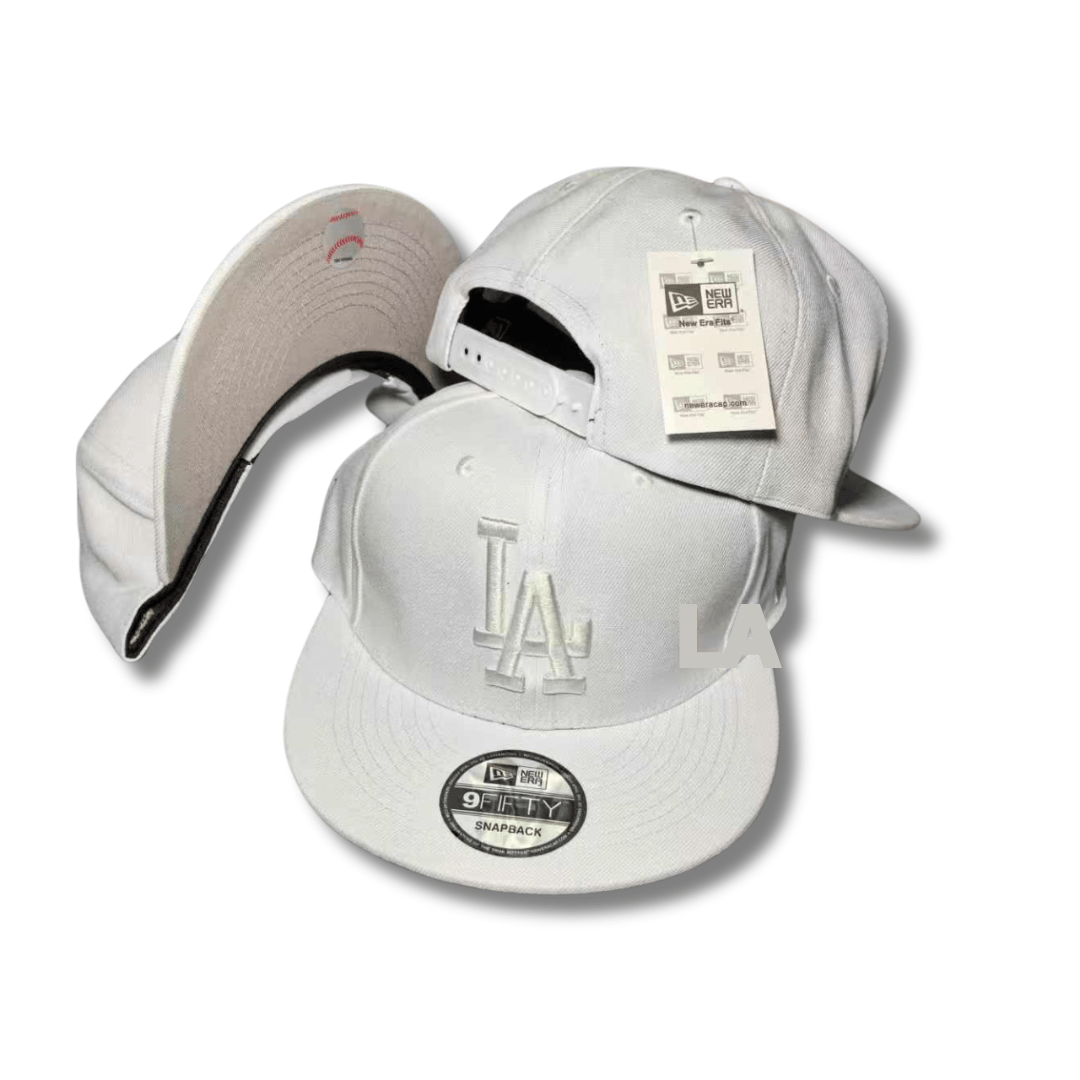Los Angeles Dodgers All White with Embroidered White Logo – Snapback Cap — view 1
