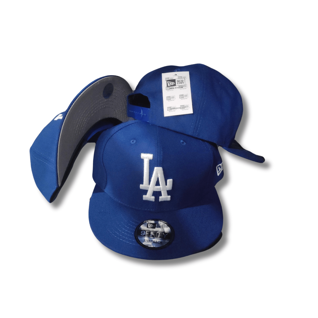 Los Angeles Dodgers Classic Blue with White Embroidered Logo – Snapback Cap — view 1