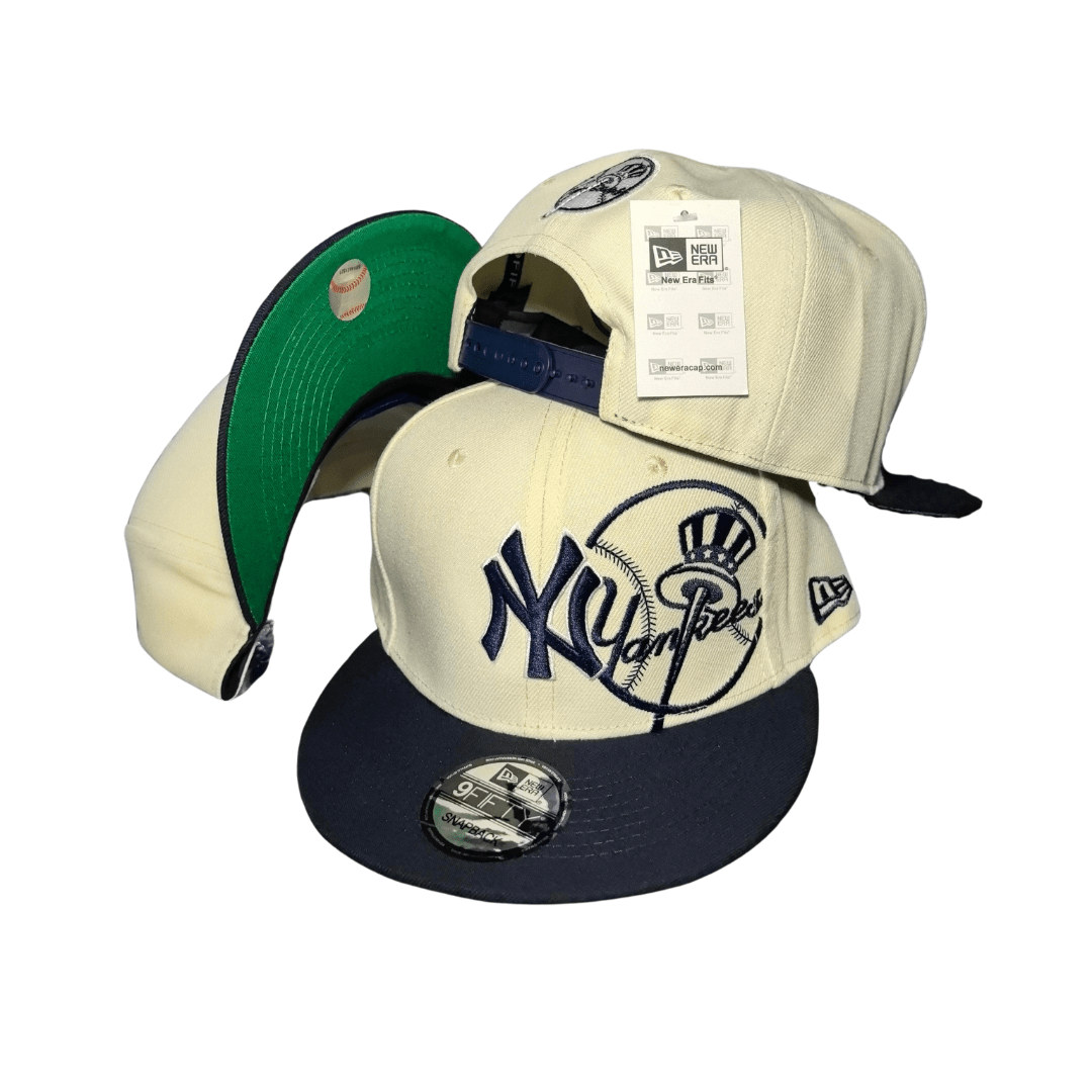 New York Yankees 9FIFTY with Embroidered Logo Cream and Navy – Snapback Cap — view 1