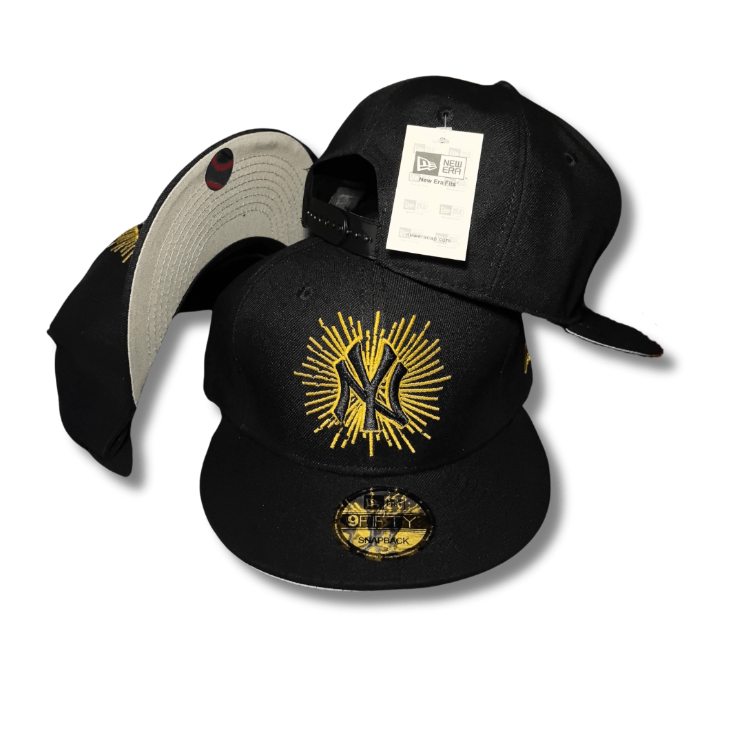 New York Yankees 9FIFTY with Golden Sunburst Design Black and Gold – Snapback Cap — view 1