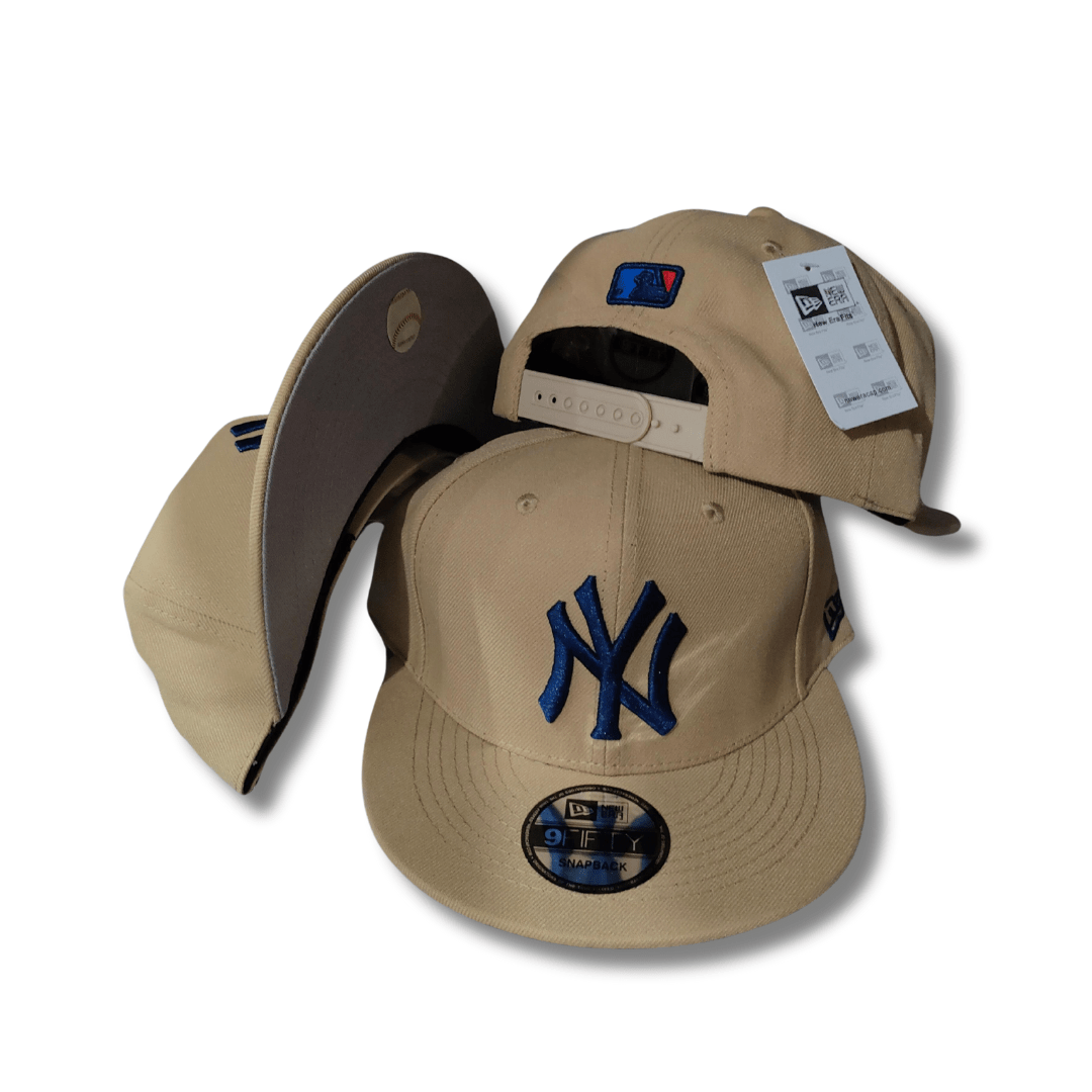 New York Yankees Beige with Blue Embroidered Logo and MLB Patch - Snapback Cap — view 1