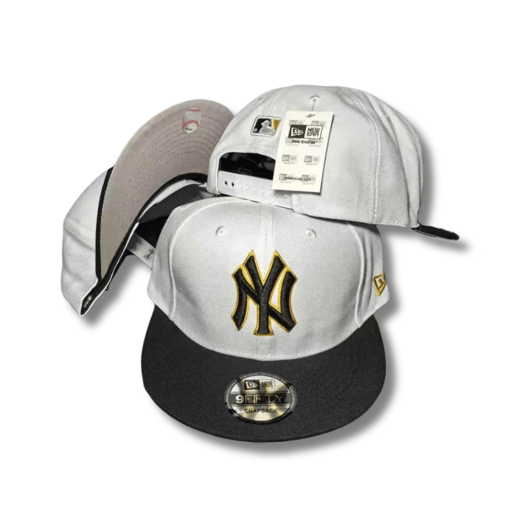 New York Yankees White and Black with Gold Embroidered Logo - Snapback Cap — view 1