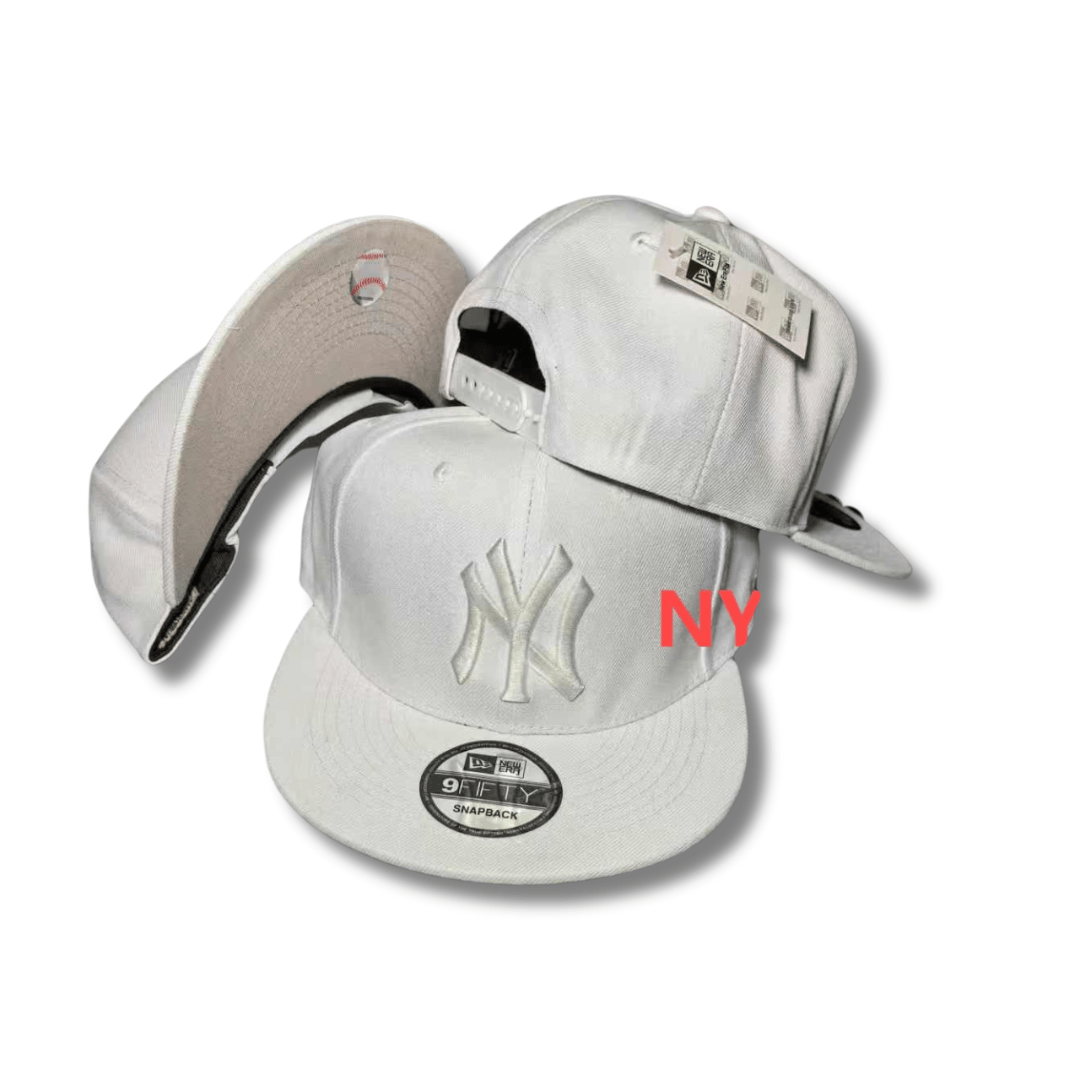 New York Yankees All-White with Embroidered Logo and Minimalist Design - Snapback Cap — view 1