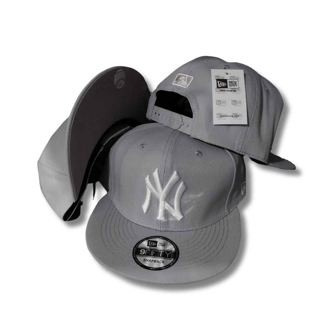 New York Yankees Gray with White Embroidered Logo - Snapback Cap — view 1