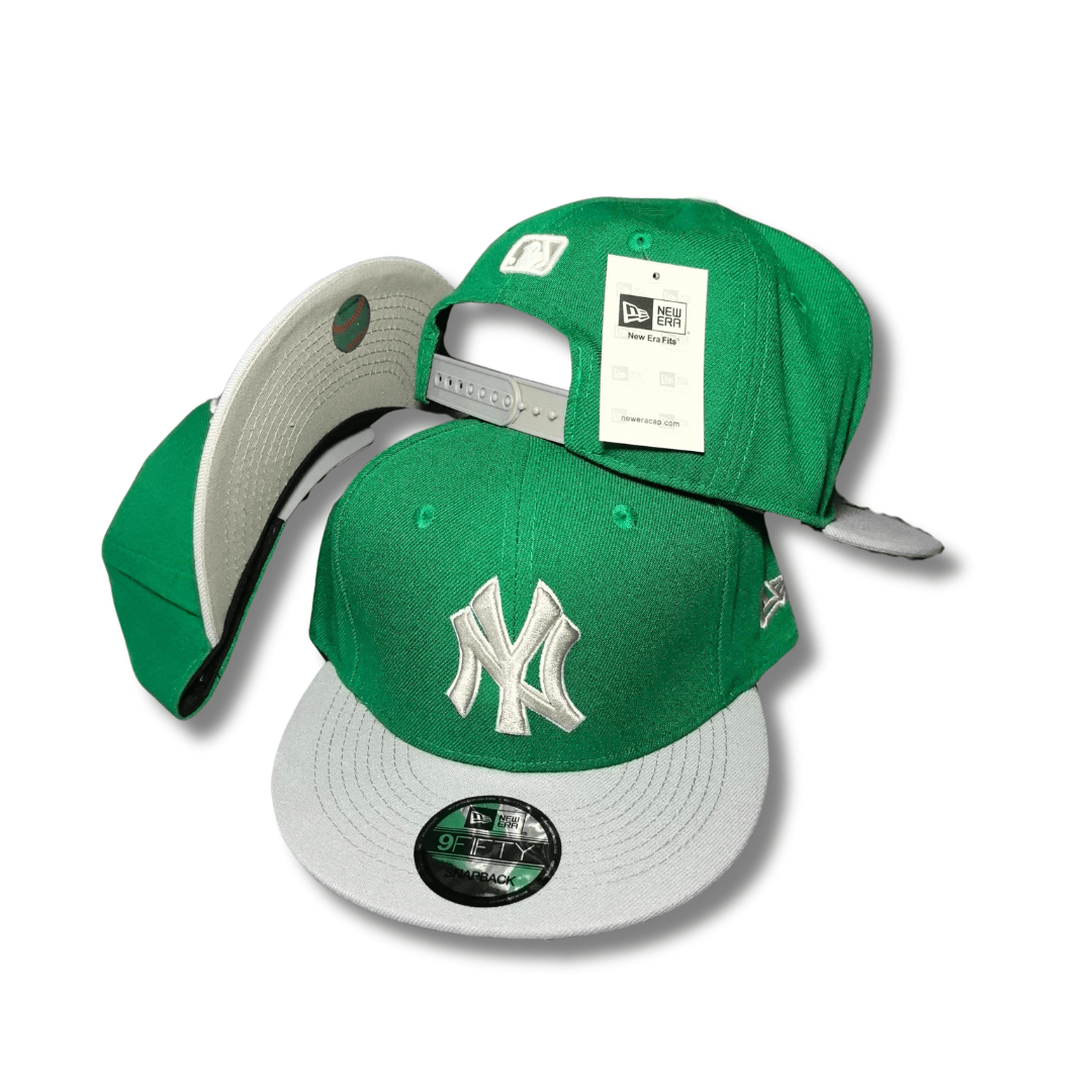 New York Yankees Green and Grey Stylish Design – Snapback Cap — view 1
