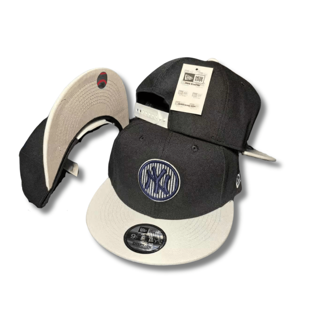 New York Yankees with Unique Pinstripe Circle Logo Black and White – Snapback Cap — view 1