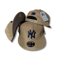 New York Yankees New Era 9FIFTY Tan and Navy Blue – Snapback Cap — view 1