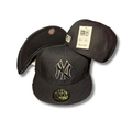 New York Yankees All-Black Classic MLB Style – Fitted Cap — view 1