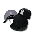 New York Yankees Blackout All Black with Tonal Logo – Snapback Cap — view 1