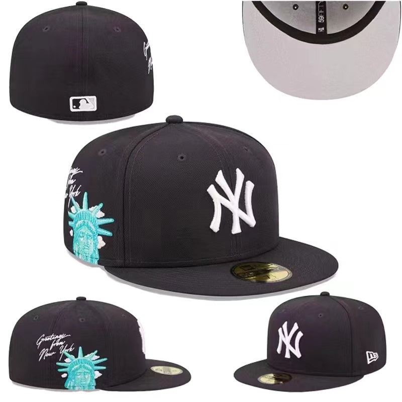 New York Yankees Fitted Hat with Statue of Liberty Embroidery – Black — view 1