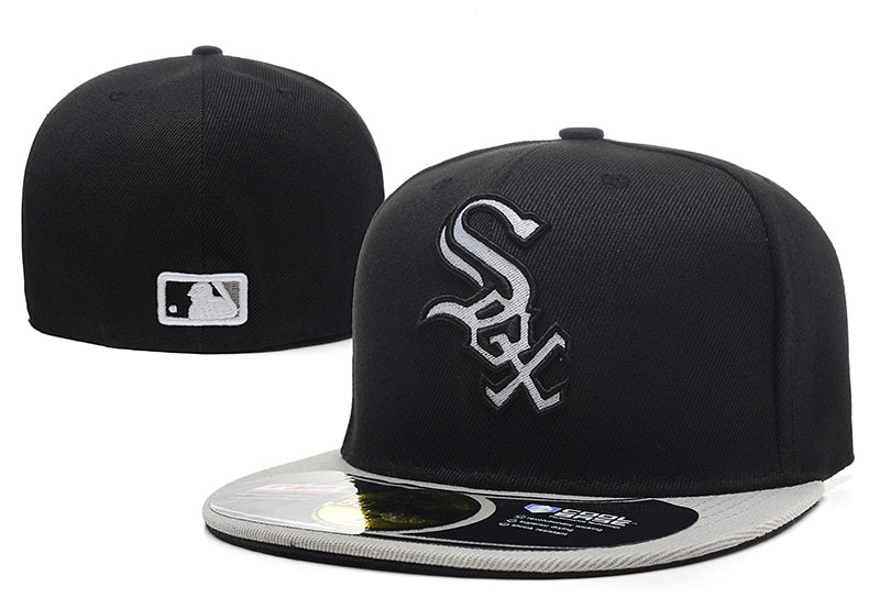 Chicago White Sox Fitted MLB Hat with Metallic Silver Logo and Gray Brim — view 1