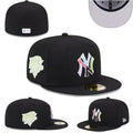 New York Yankees 59FIFTY Fitted Hat with Multicolor Logo and World Series Patch – Black — view 1