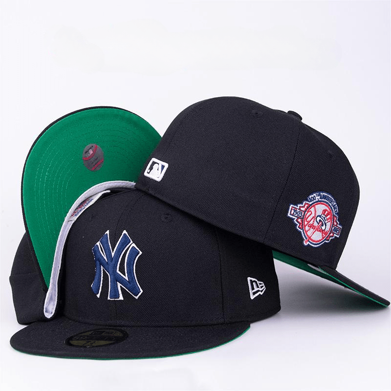 New York Yankees Black Fitted Hat with Green Underbill and World Series Patch — view 1