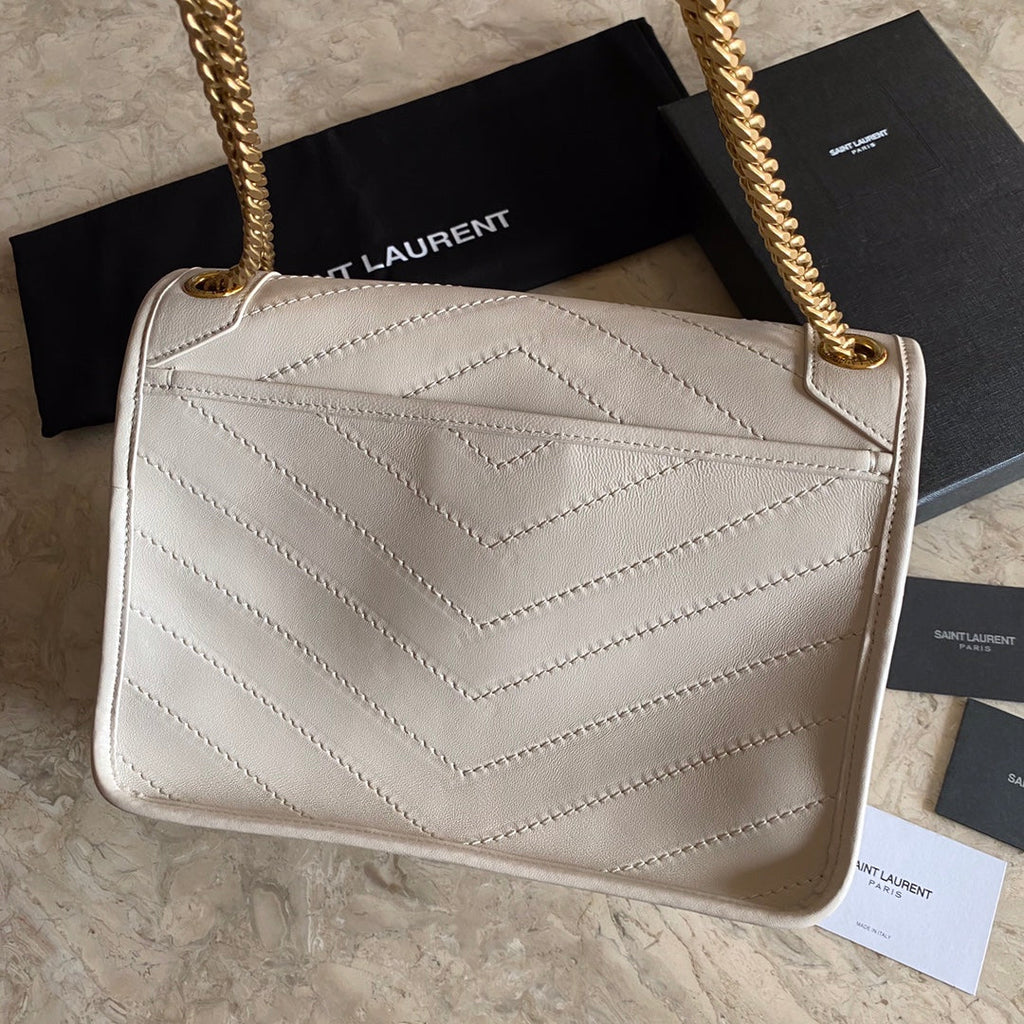 YSL Niki Medium Chain Bag in Lambskin Blanc Vintage - 28 x 20 x 8,5 cm - White — view 2