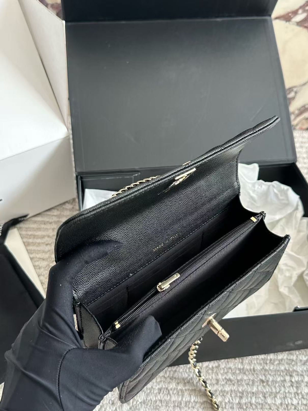 Serenityll 200104 Chanel Bag — view 3