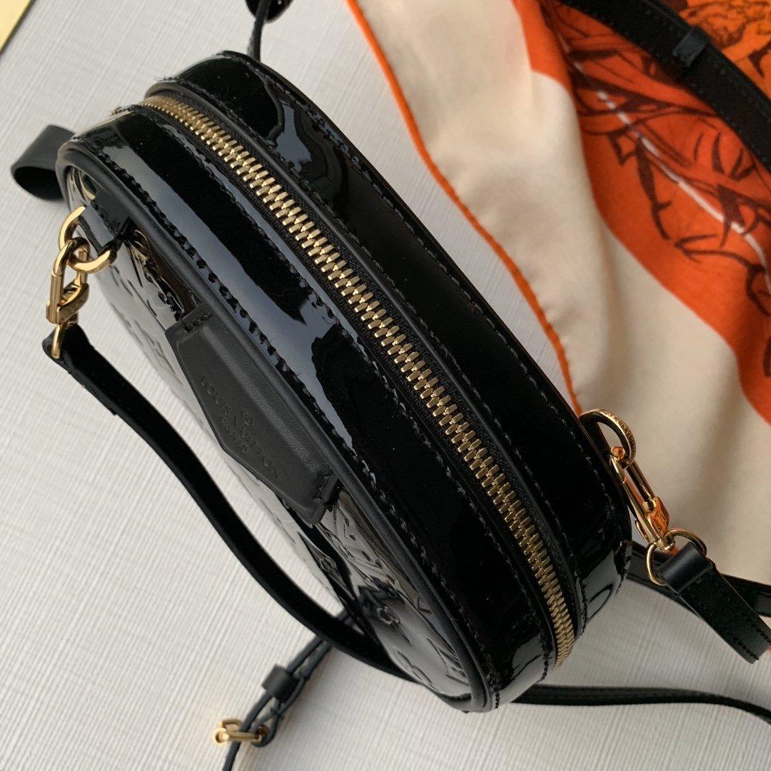 Louis Vuitton Belt Bag — view 2