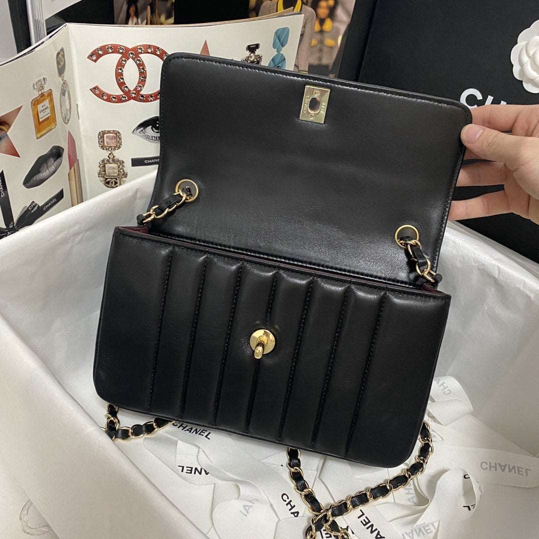 Chanel Flap Bag — view 7
