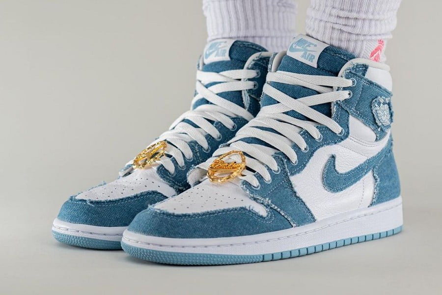 Air Jordan 1 High OG Denim — view 4