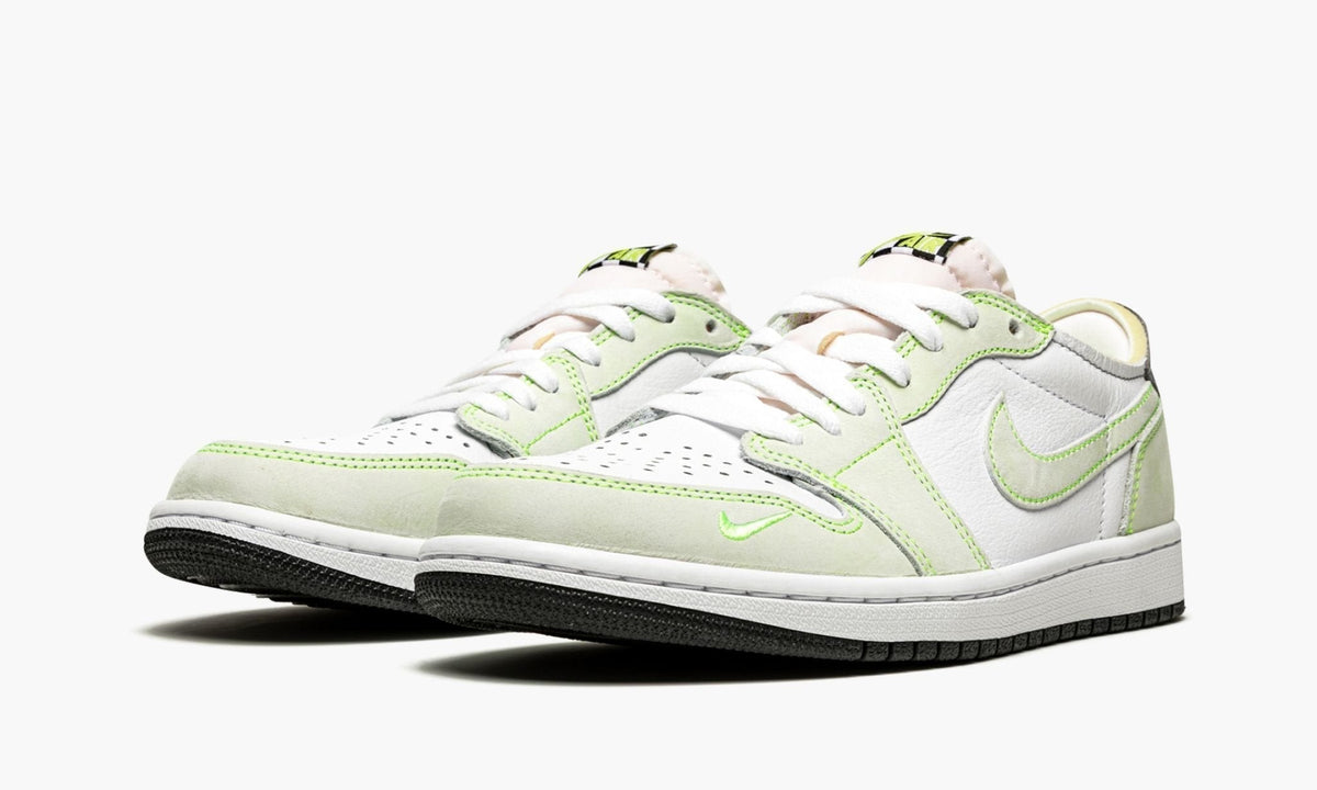 Air Jordan 1 Low OG “Ghost Green” — view 3