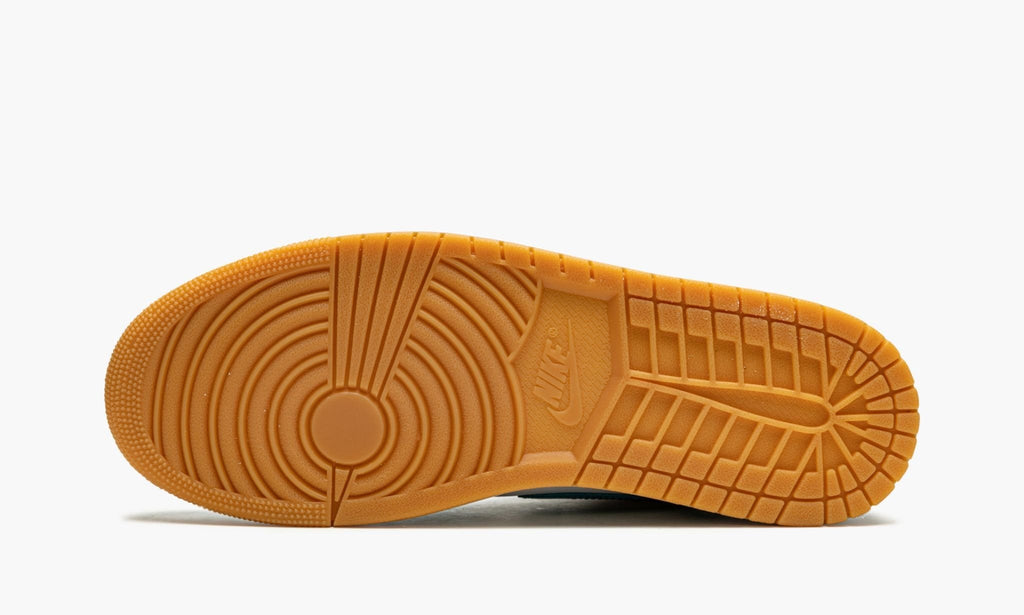 Air Jordan 1 Low SE “Barcelona” — view 6