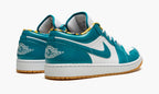 Air Jordan 1 Low SE “Barcelona” — view 4
