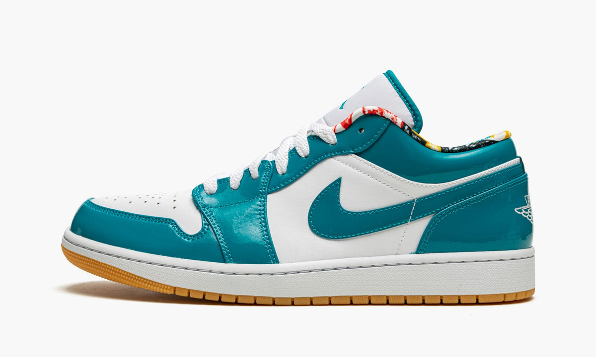 Air Jordan 1 Low SE “Barcelona” — view 2