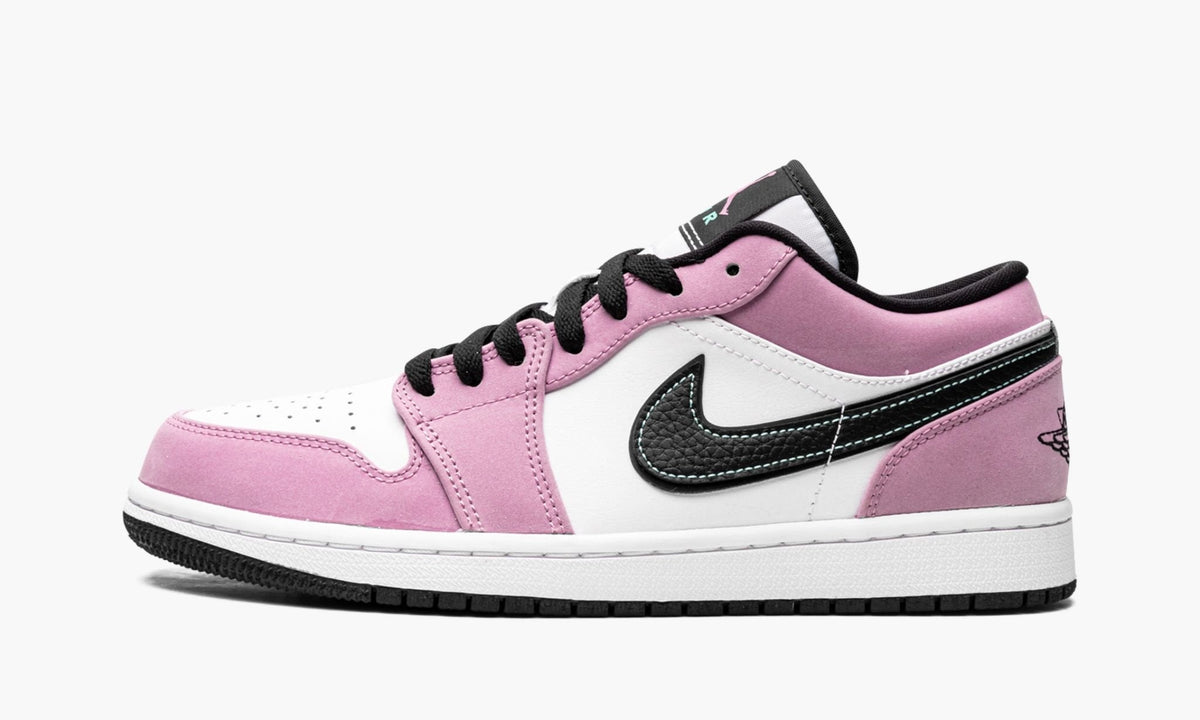 Air Jordan 1 Low SE “Violet Shock” — view 2