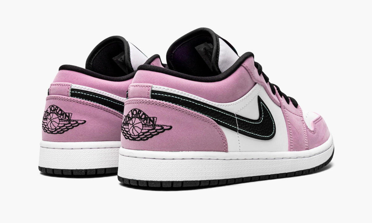 Air Jordan 1 Low SE “Violet Shock” — view 4