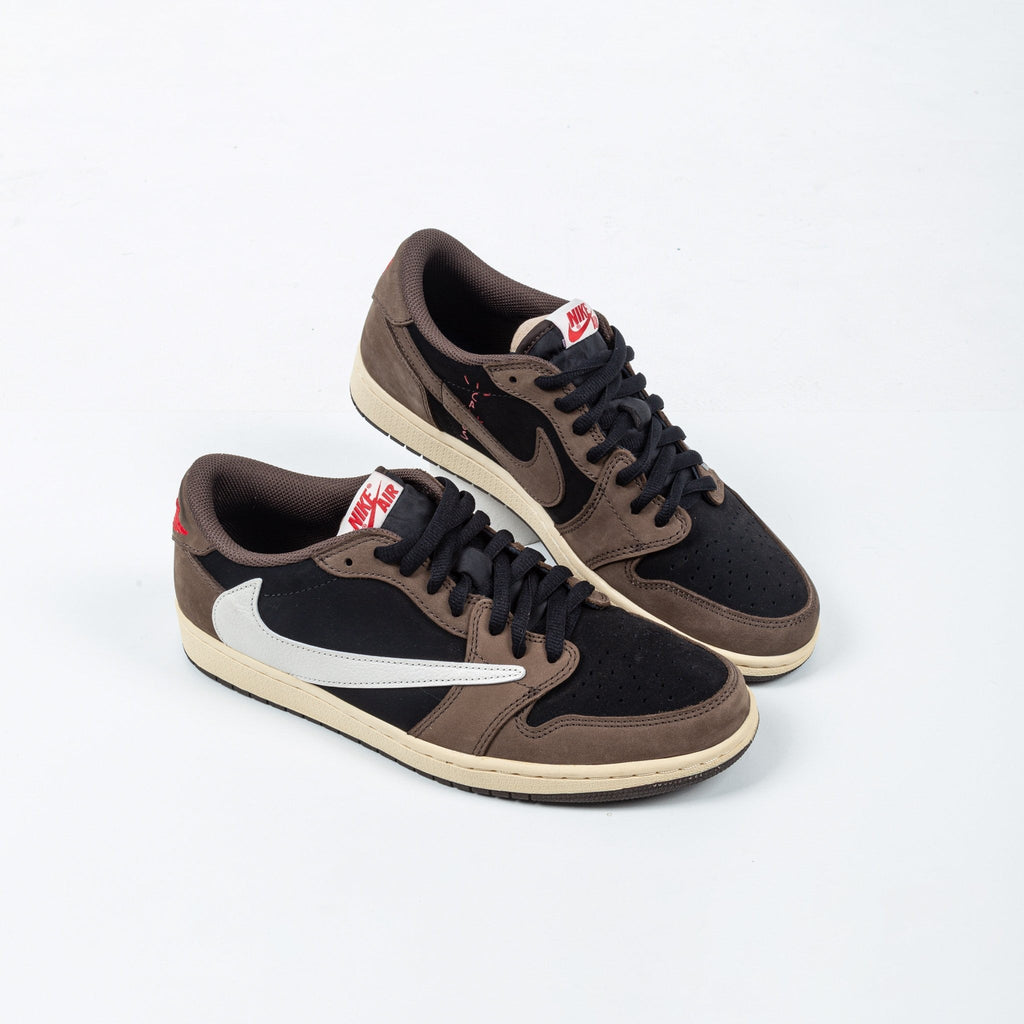 Air Jordan 1 Low TraviScots — view 5