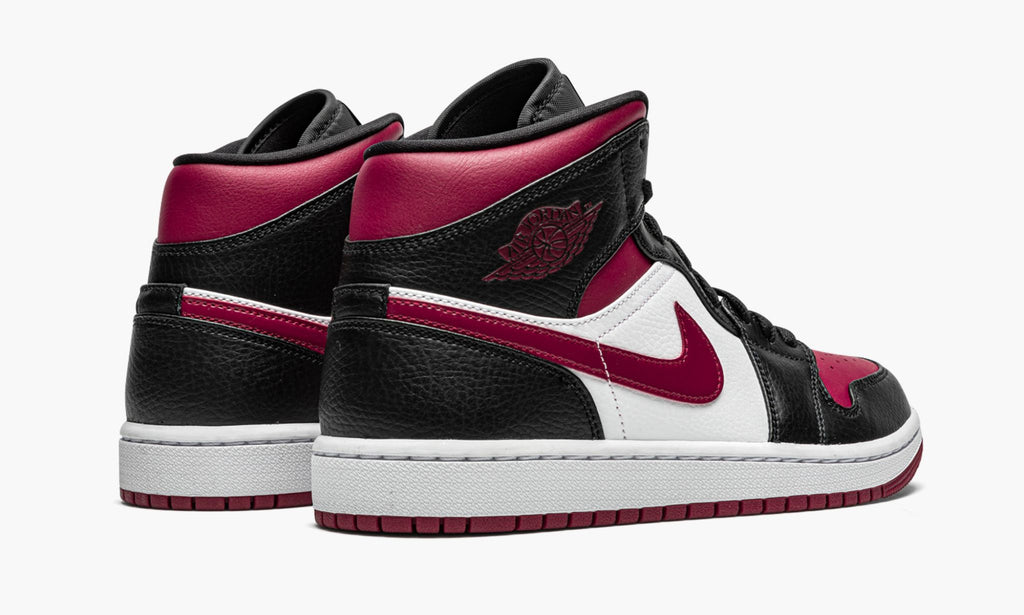 Air Jordan 1 Mid “Bred Toe” — view 4
