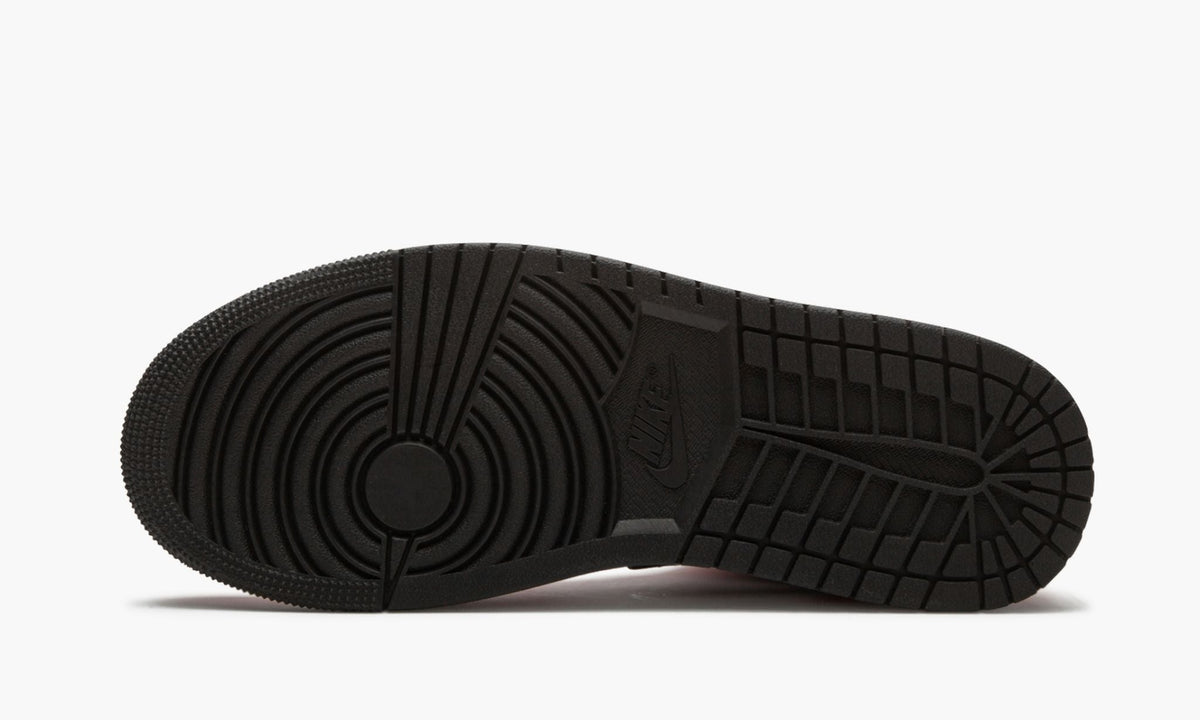 Air Jordan 1 Mid “Chicago Black Toe” — view 6