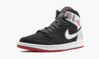 Air Jordan 1 Mid “Johnny Kilroy” — view 5