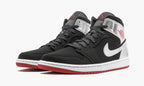 Air Jordan 1 Mid “Johnny Kilroy” — view 3