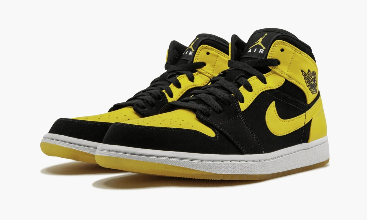 Air Jordan 1 Mid “New Love 2017 Release” — view 3