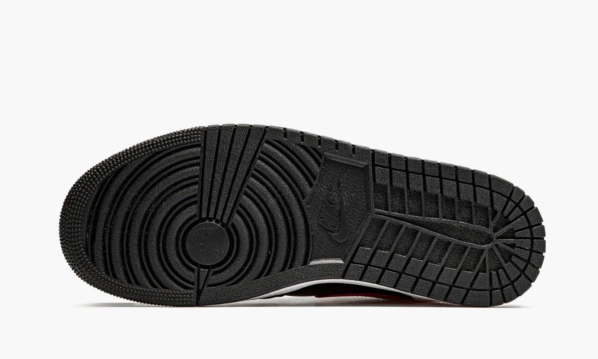Air Jordan 1 Mid Chile Red — view 6