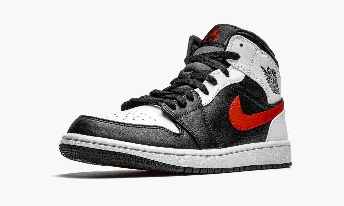 Air Jordan 1 Mid Chile Red — view 5