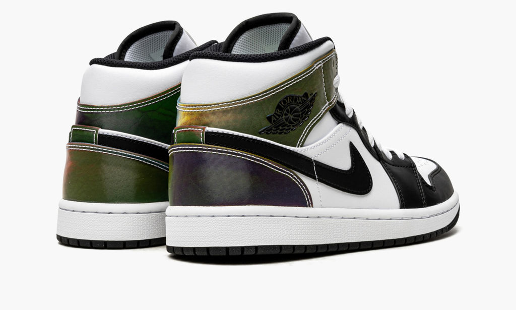 Air Jordan 1 Mid SE “Heat Reactive” — view 4