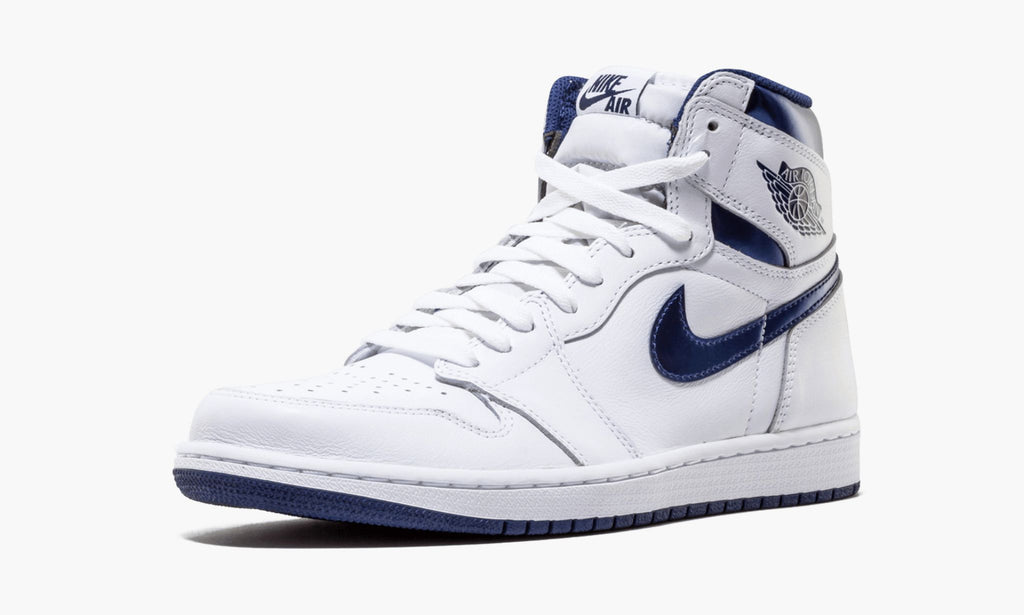 Air Jordan 1 Retro “Metallic Navy” — view 5