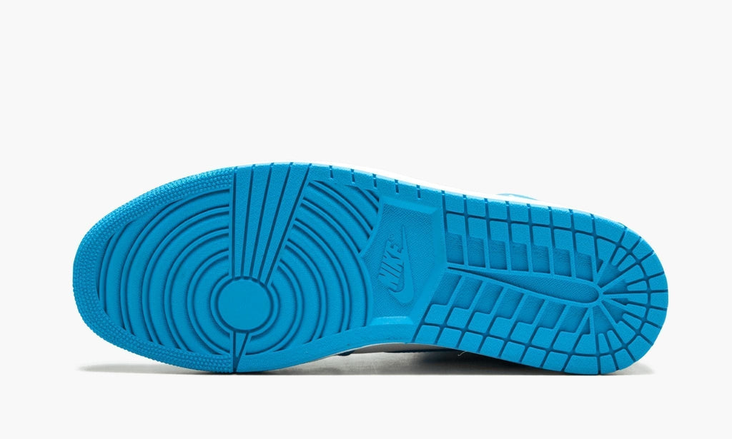 Air Jordan 1 Retro “UNC” — view 6