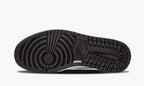 Air Jordan 1 Retro High — view 3
