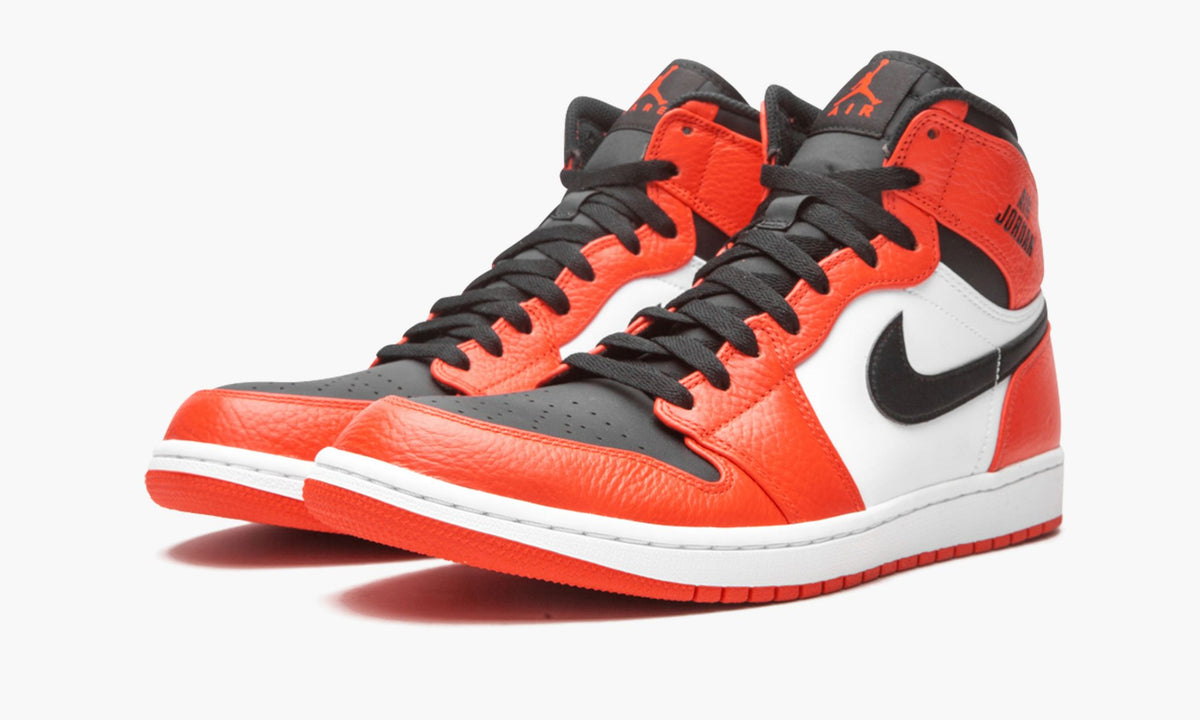Air Jordan 1 Retro High — view 8