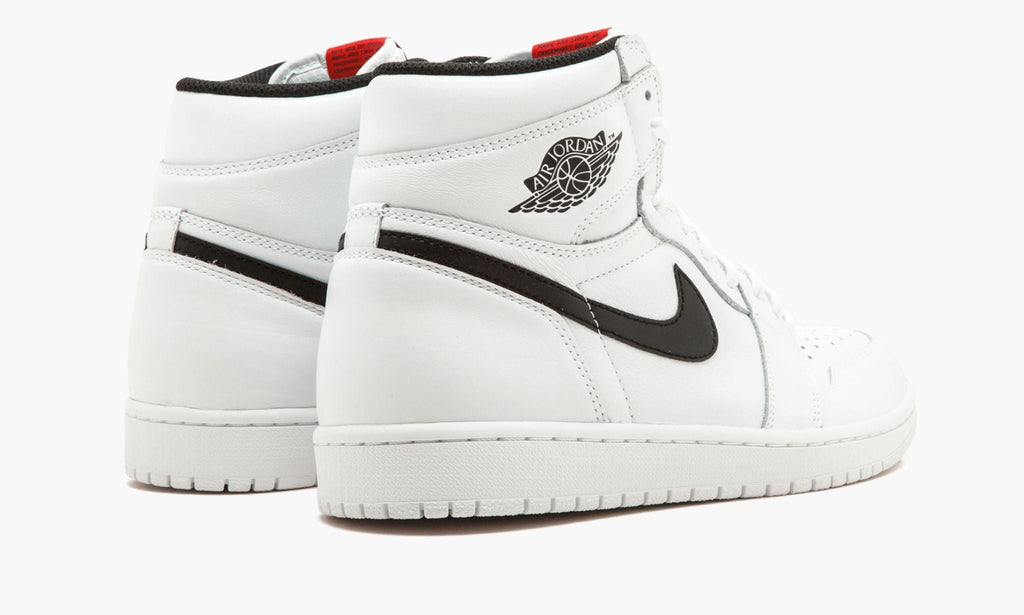 Air Jordan 1 Retro High OG — view 4
