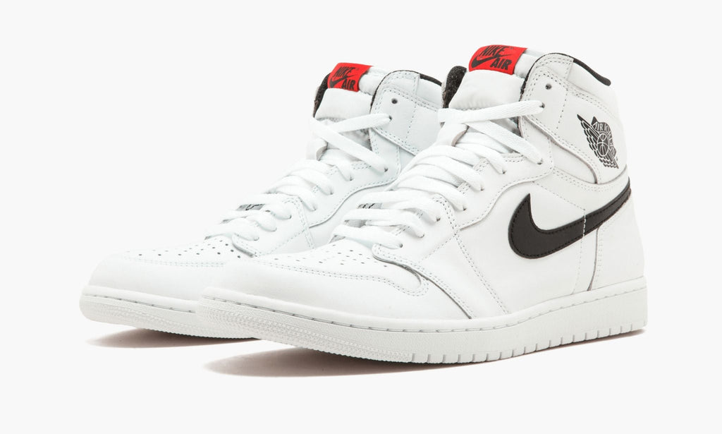 Air Jordan 1 Retro High OG — view 3