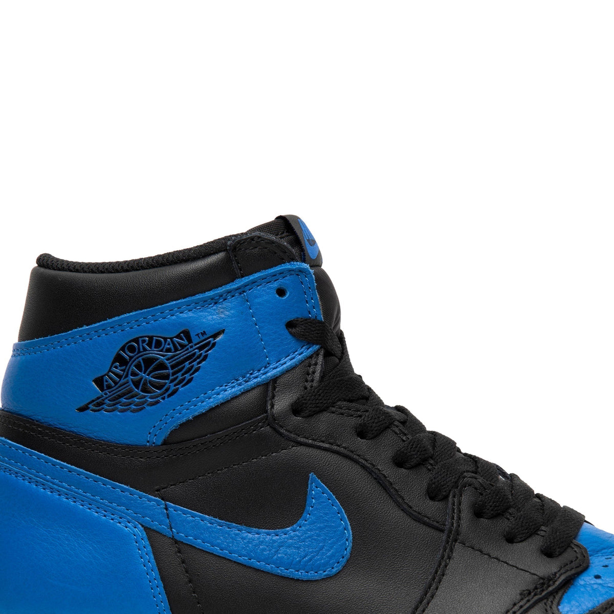 Air Jordan 1 Retro High OG ‘Royal’ 2017 555088-007 — view 2