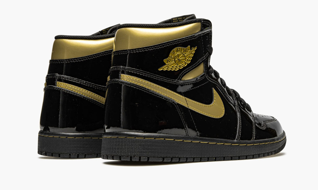 Air Jordan 1 Retro High OG “Black Metallic Gold” — view 4