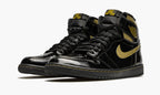 Air Jordan 1 Retro High OG “Black Metallic Gold” — view 3